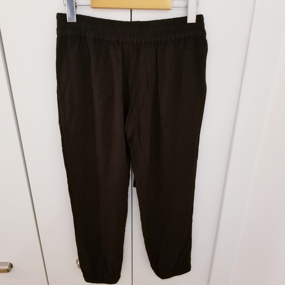 Talula Aritiza | Black Jogger Casual Dress Pants - Picture 2 of 7